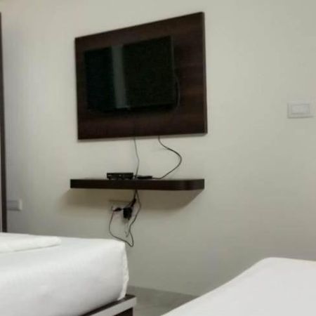 Mk Grande Hotel Бангалор Екстериор снимка
