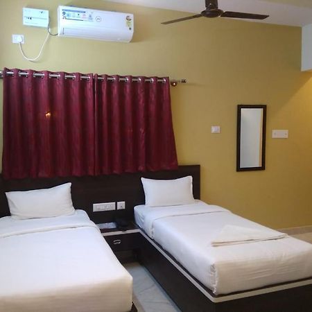 Mk Grande Hotel Бангалор Екстериор снимка