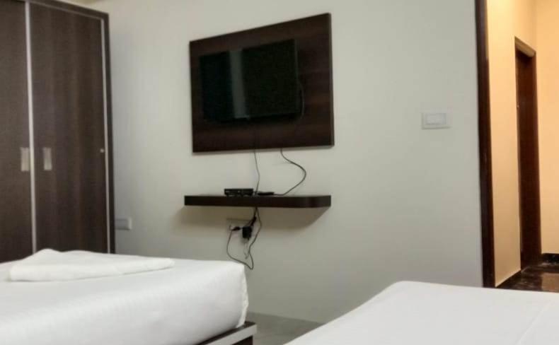 Mk Grande Hotel Бангалор Екстериор снимка